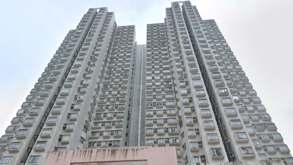 位於元朗市中心的鉅發大廈，最新錄兩房戶成交，呎價7,522元。