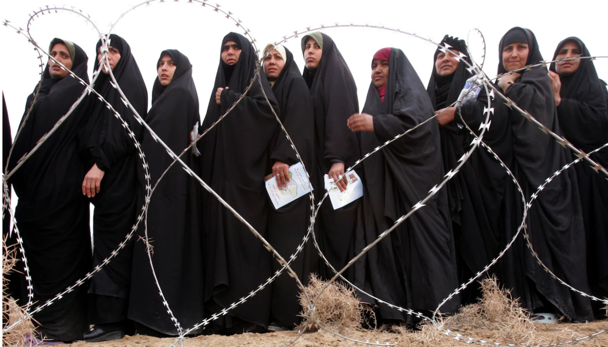  伊拉克當局計劃將法定結婚年齡從18歲下調至9歲，並打算剝奪女性離婚、撫養子女和繼承財產的權利，此舉已在該國社交平台激起廣泛抗議，反對者斥責政府試圖「使強姦兒童合法化」。 (路透社資料圖片)