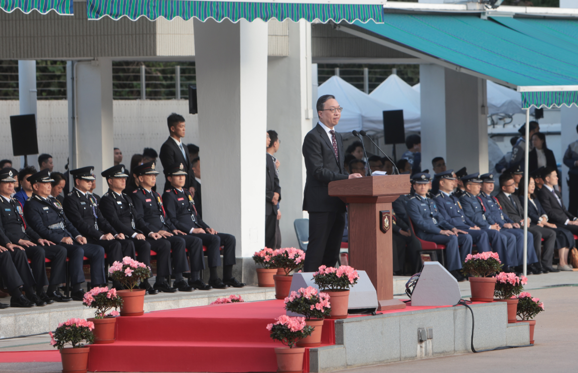 保安局帶領轄下紀律部隊在香港海關學院舉行國家憲法日升旗儀式，律政司司長林定國為升旗儀式主禮。 中通社