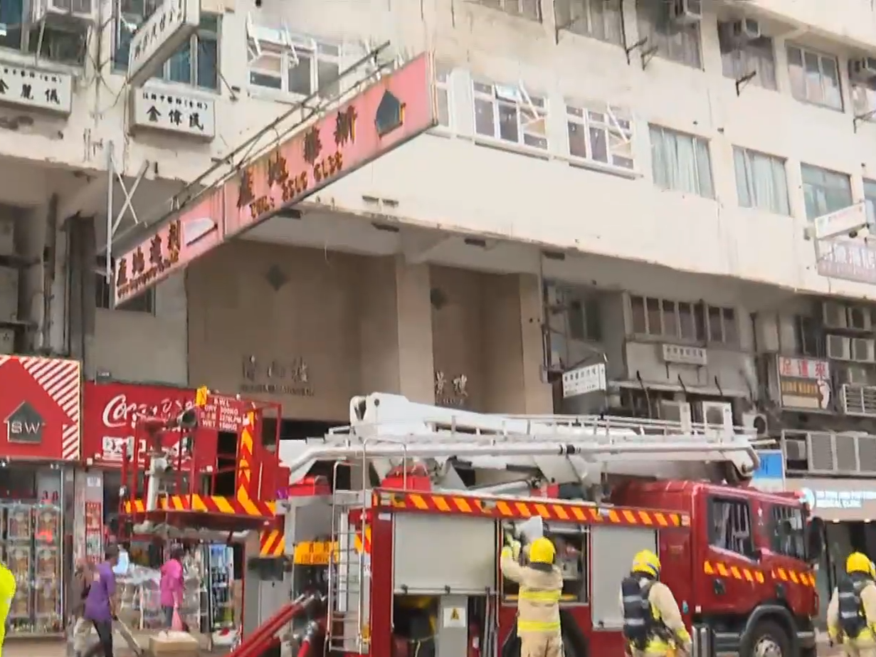 鰂魚涌海山樓疑燒衣釀火警　2女住客受傷送院 (有線新聞截圖)