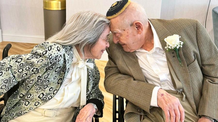 全球最老新人，夫婦加埋逾202歲創健力士紀錄。(X)