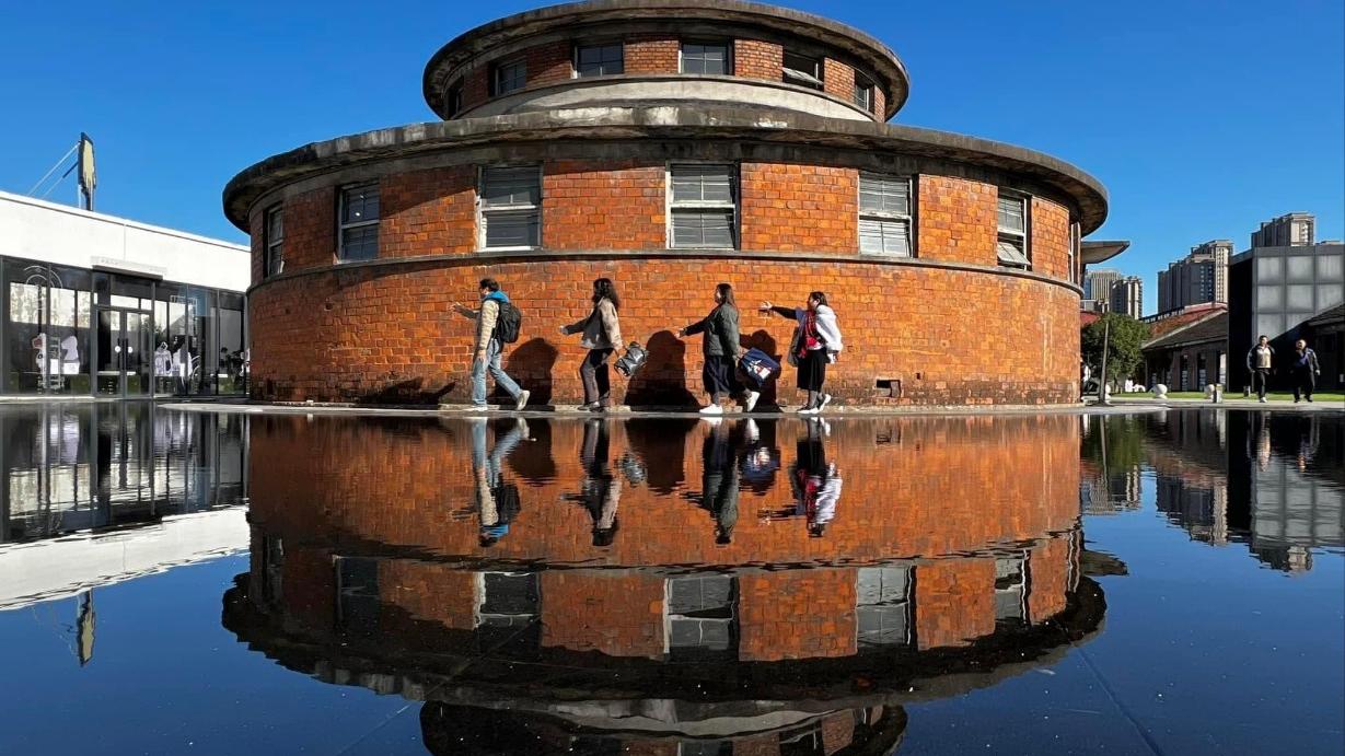 「合柴1972」保留了柴油廠的工業建築特色