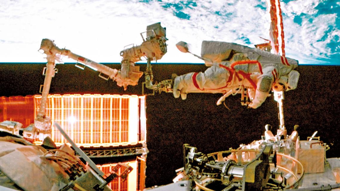 宋令東成首位出艙「90後」 神十九乘組出艙9小時破紀錄