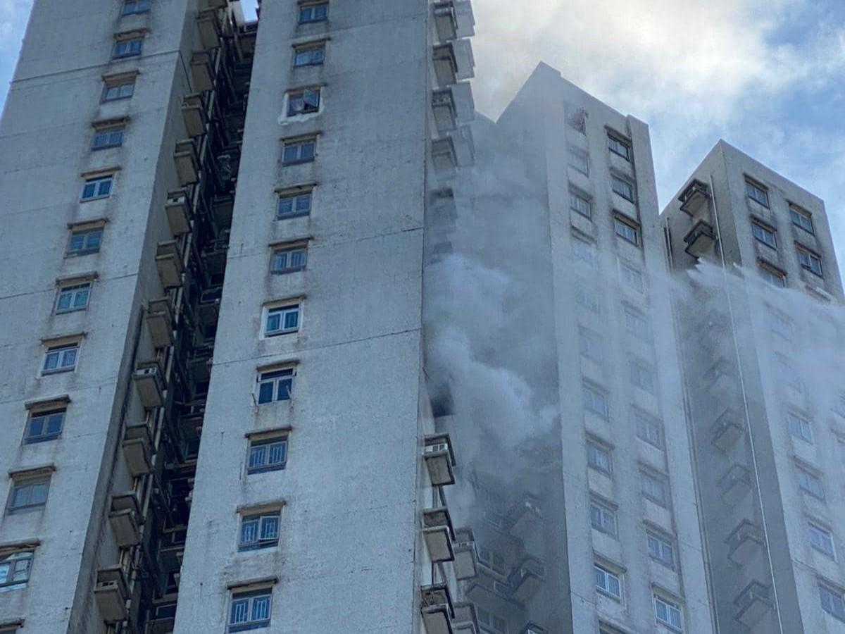 上水翠麗花園單位起火  貓咪逃生不及伏屍走廊  (香港突發事故報料區Facebook)