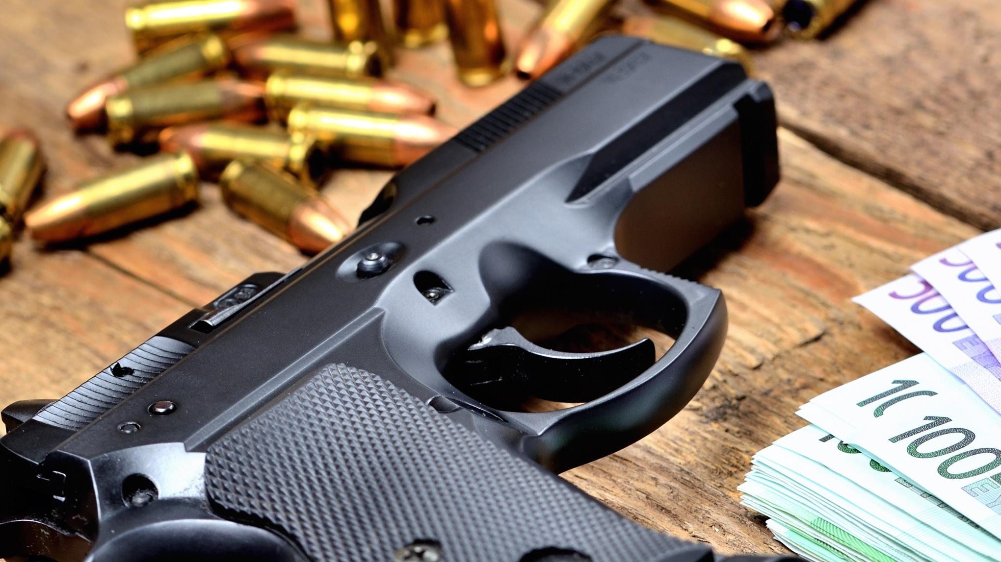 黑槍有地下市場。