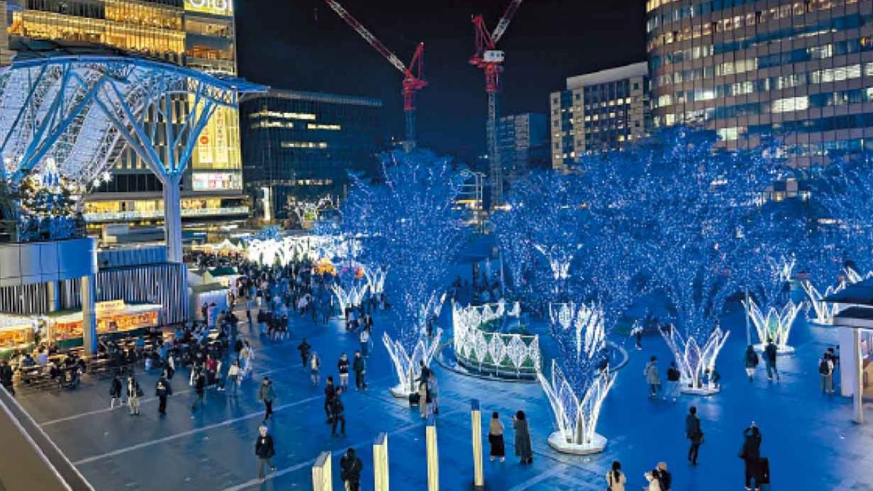 聖誕燈海包圍著福岡