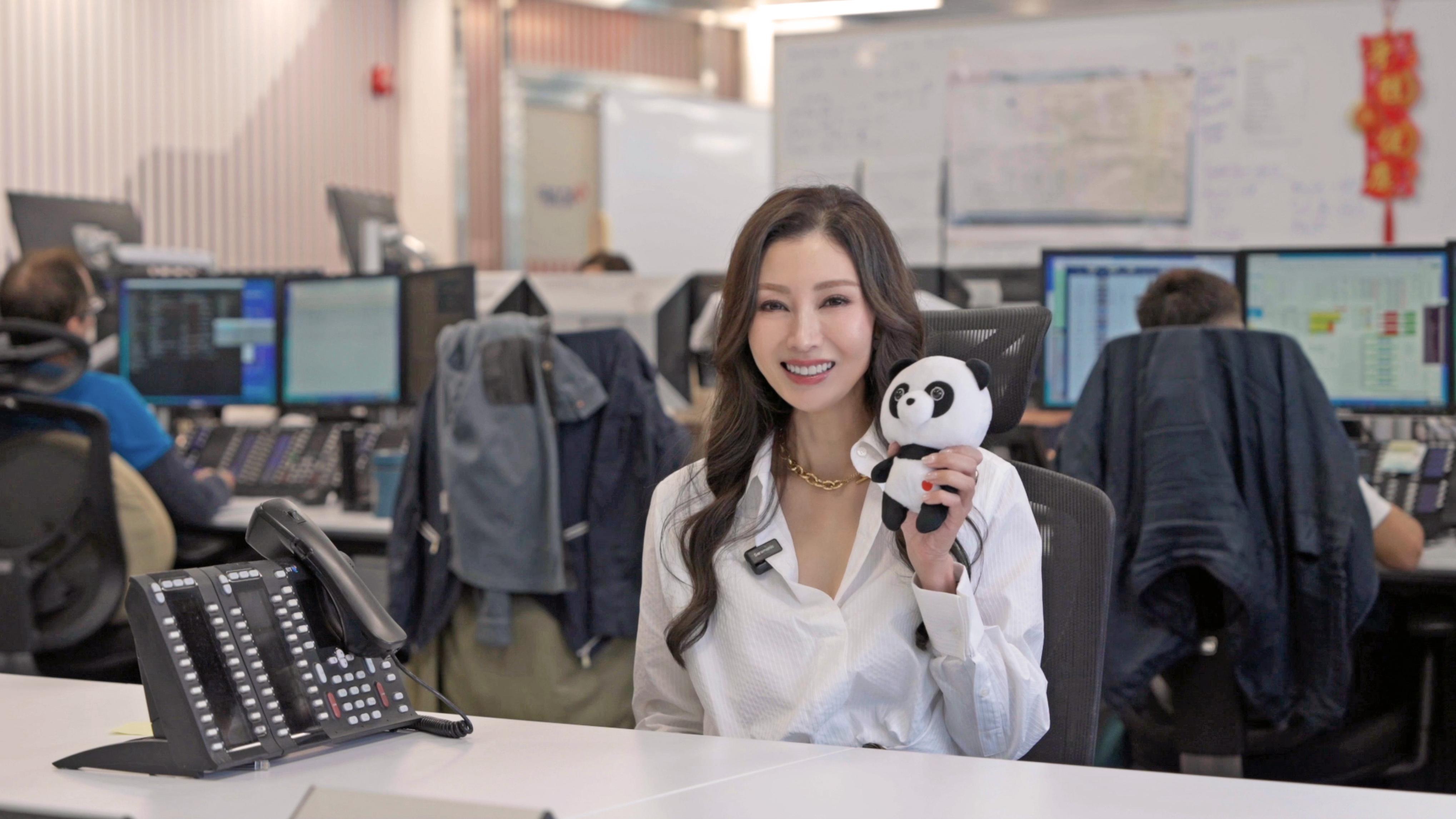 李嘉欣為籌款化身金融經紀 期待到海洋公園見家姐細佬