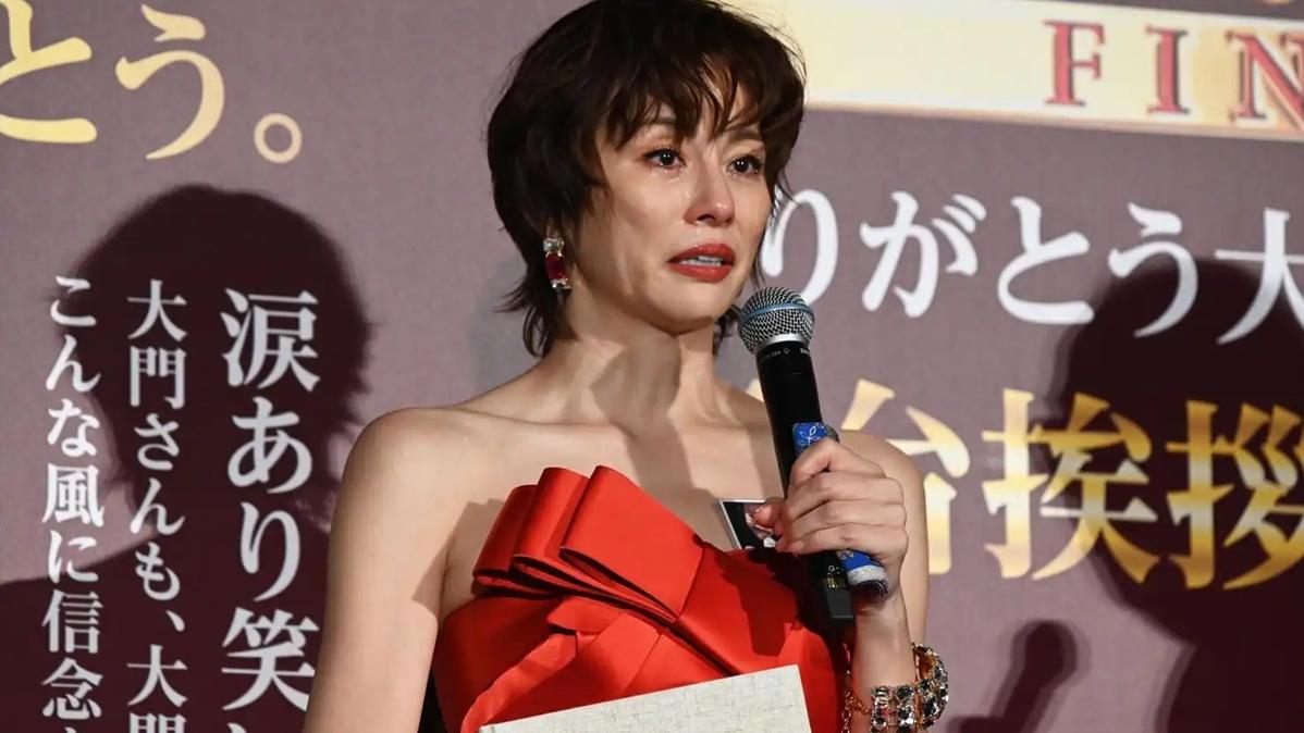 米倉涼子電影《Doctor-X》謝票 聞西田敏行親筆信淚崩