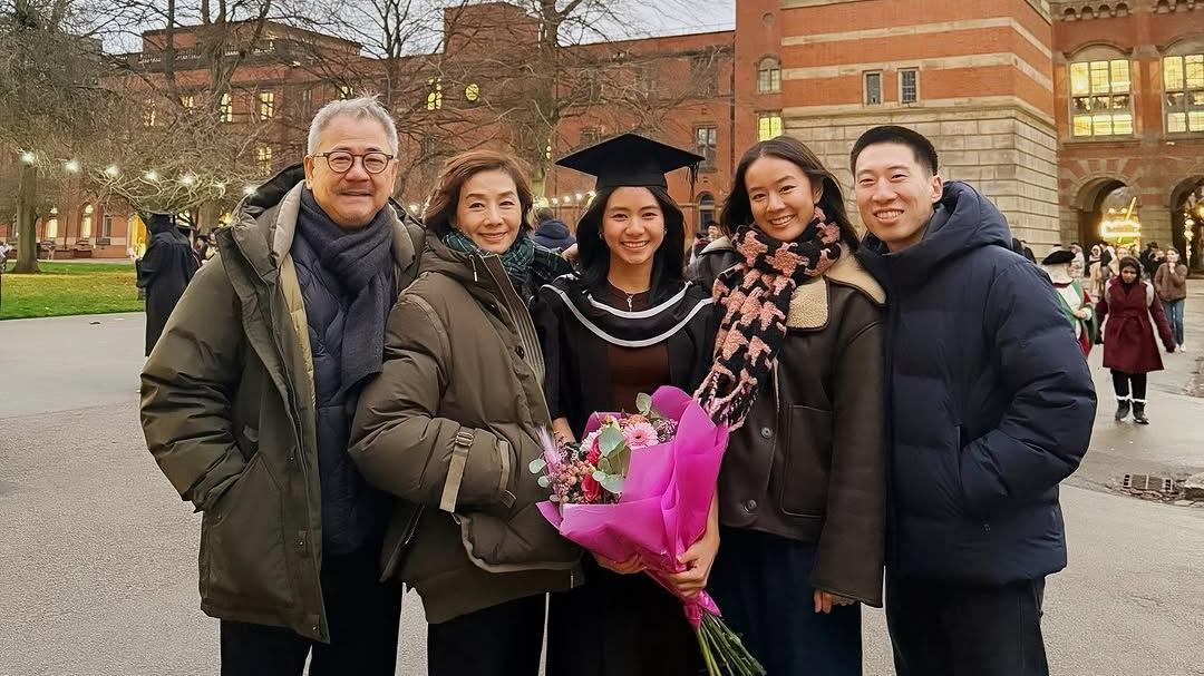 Mo姐的驕傲 女兒碩士畢業 全家飛英國見證喜悅