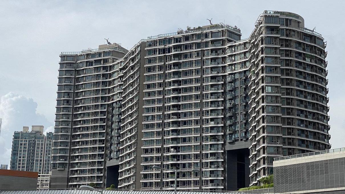 九龍站GRAND AUSTIN套三房，獲金融才俊以5萬元承租，呎租55.4元。