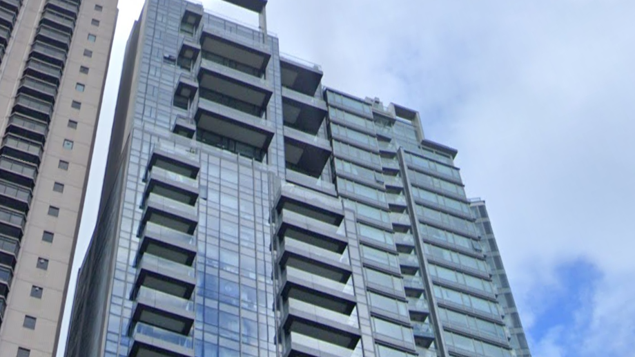 內地客以4,330萬元蝕沽中半山君珀三房，12年帳面慘蝕近2,400萬元離場。