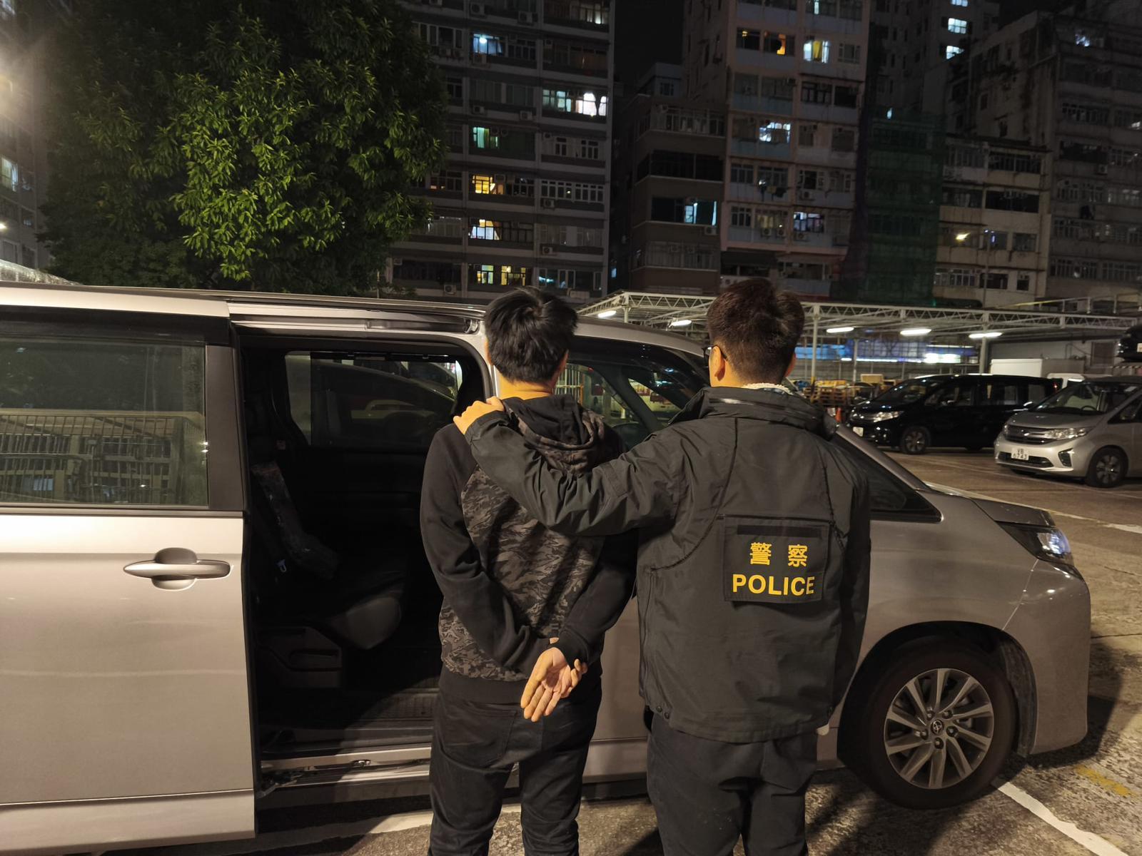 36歲男淋油漆收數被捕　另涉全港25宗同類案 (警方圖片)