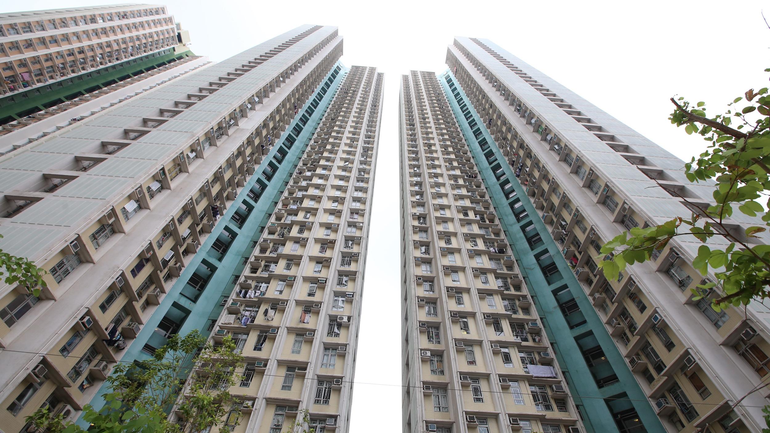 天水圍居屋天盛苑低層戶，獲綠表買家以256萬元承接，呎價逾5,900元。