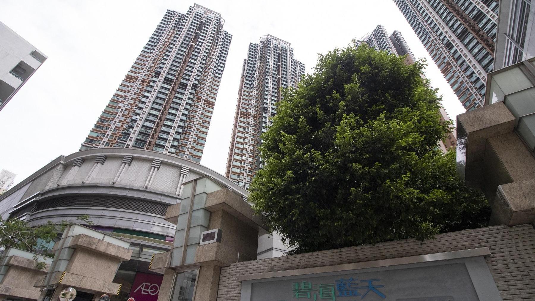 西九「四小龍」之一碧海藍天本月暫錄約2宗買賣成交，平均呎價1.4萬元水平。