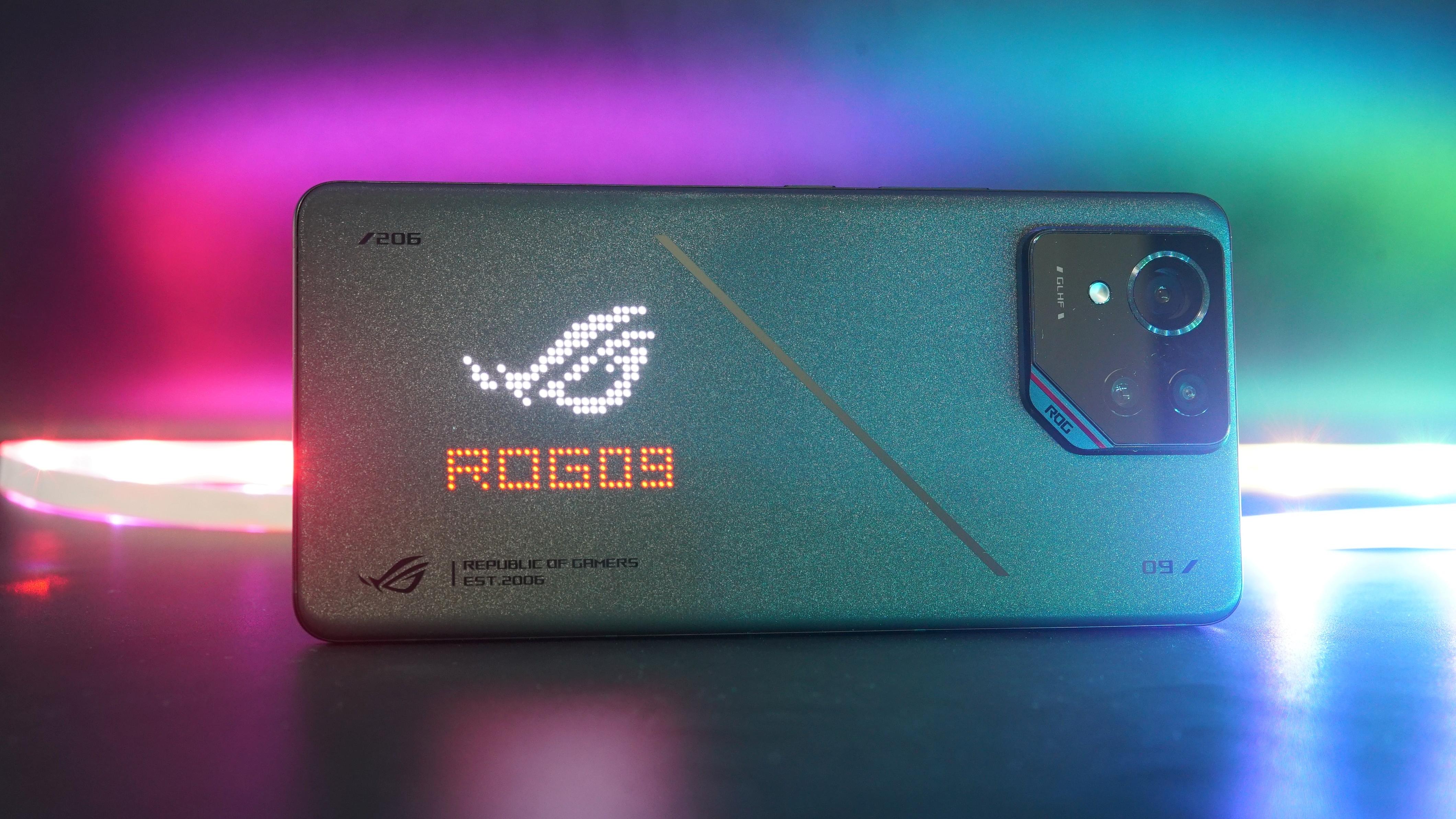ASUS ROG Phone 9 Pro電競手機實測　LED機背、超強打機效能真屈機