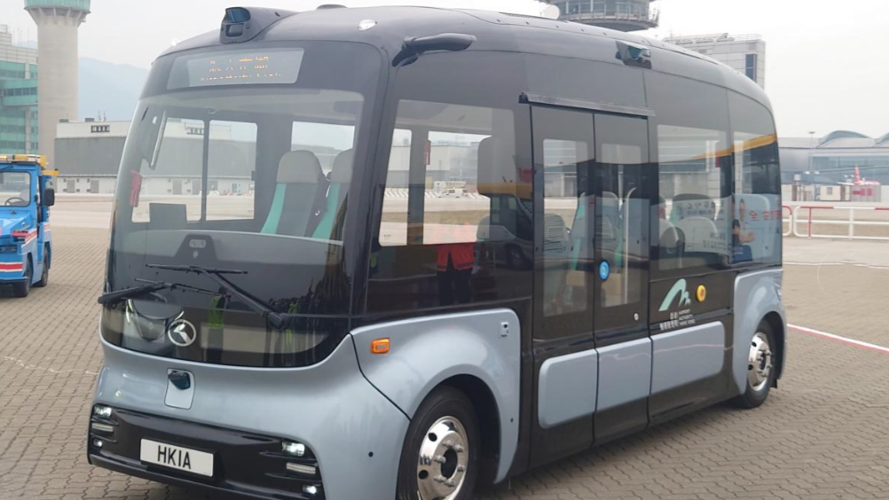 無人駕駛車輛將於明年8月試行，接載旅客往返航天城與港珠澳大橋人工島口岸。（港台圖片）