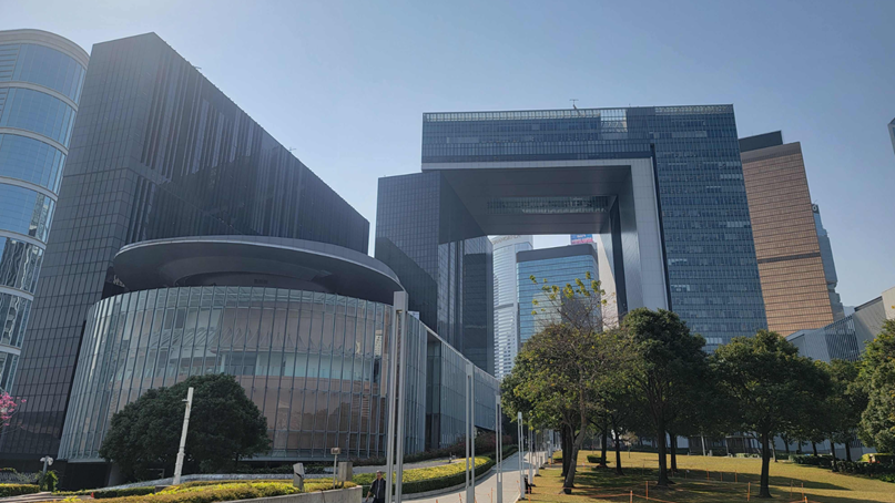 政府絕不應該輕易凍薪！