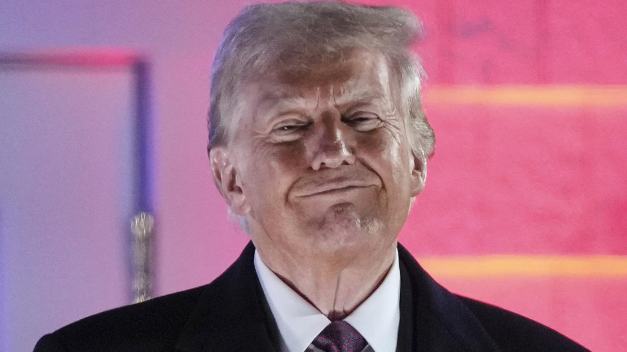 特朗普就職典禮懶人包，因天氣移師室內，出席賓客富豪拱照。(AP)