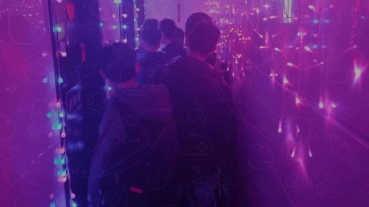 網上熱話｜尖沙咀大廈人龍誇張