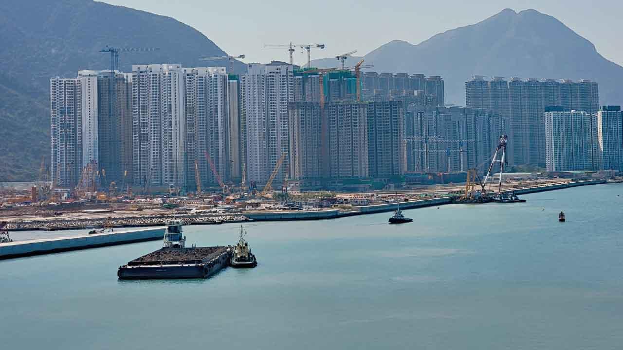 年度私樓土地供應僅達目標六成 政府今季僅推曾流標東涌地皮涉745伙 甯漢豪指招標已考慮地產界訴求