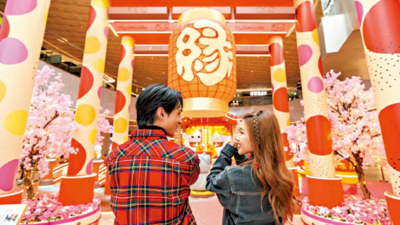 東薈城名店倉 × KITKAT「幸運捕手」新春裝置 與招財貓和達摩捕獲幸運