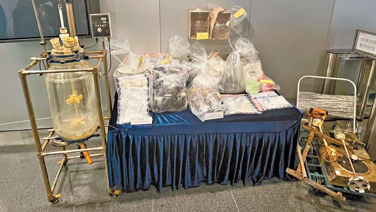 落馬洲破製毒實驗室 警檢大批化學品拘3人