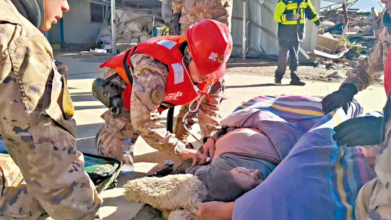 西藏6.8級地震126死188傷