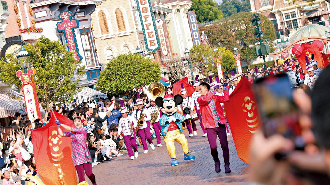 迪士尼去年丁財兩旺 酒店聖誕入住率逾九成 慶新春活動送米奇米妮利是