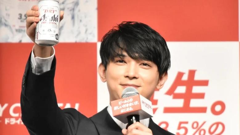 吉澤亮爆醉闖鄰居廁所 酒商即時解約永不錄用