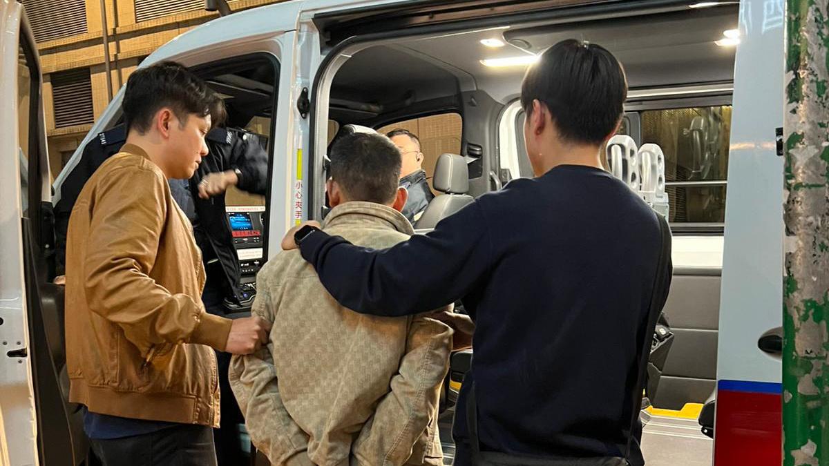 警方在案發翌日拘捕涉案內地男子。(警方提供)