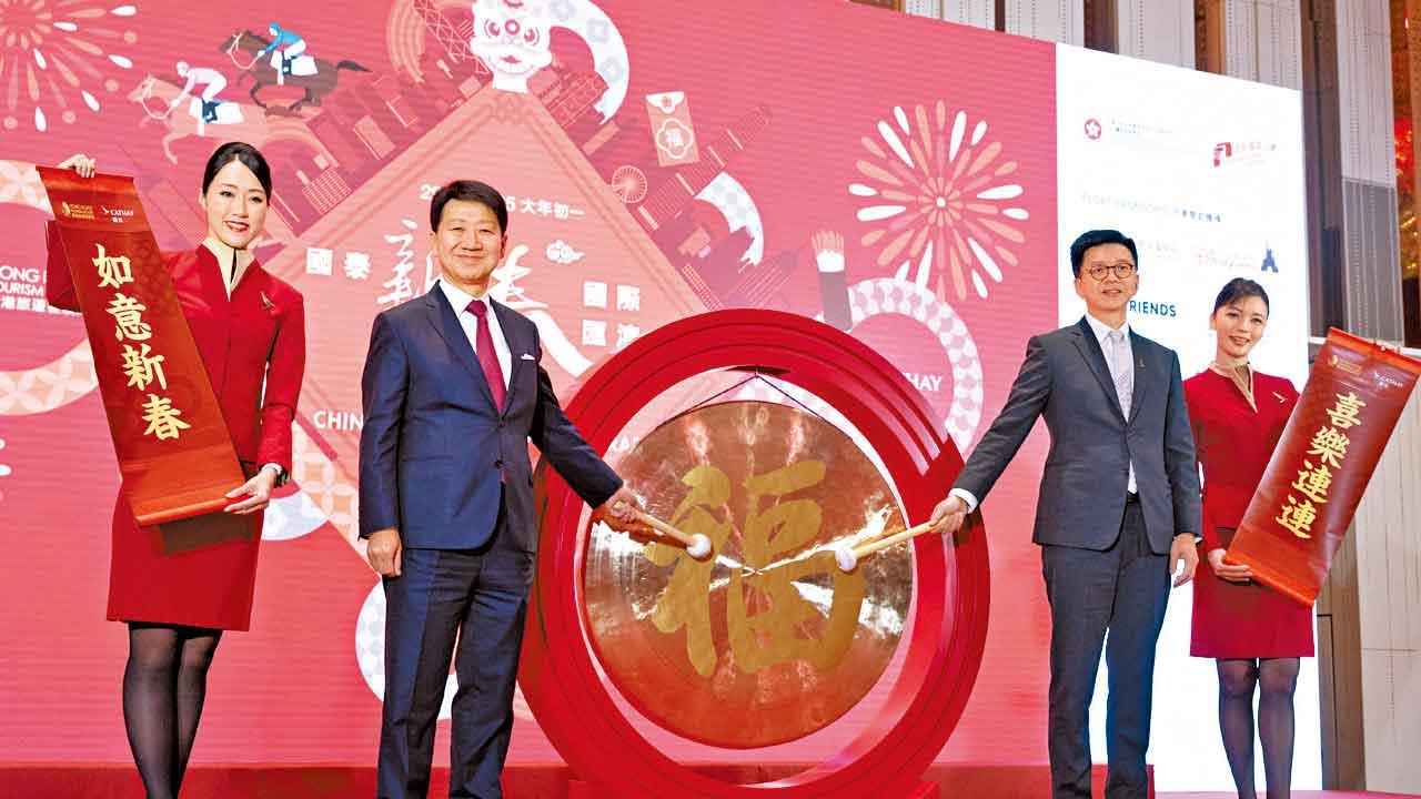 新春花車巡遊匯演大年初一晚舉行 韓人氣女團得獎印度舞團同場表演