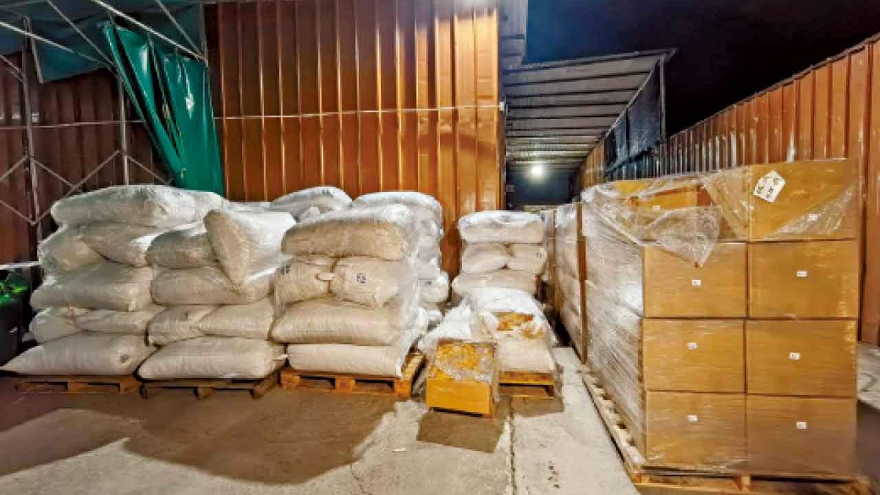 葵涌工廈遭爆竊失4.7噸花膠 警拘5人涉兩黑工