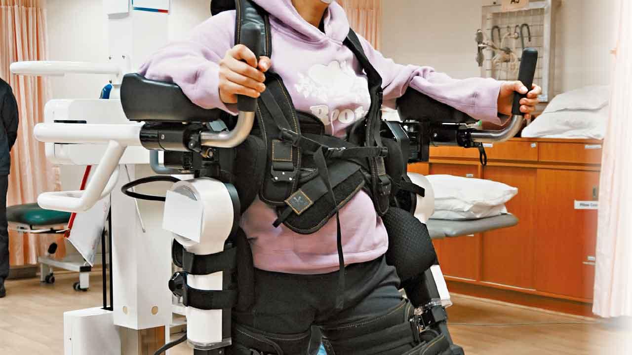 外骨骼 助中風癱瘓者重新走路