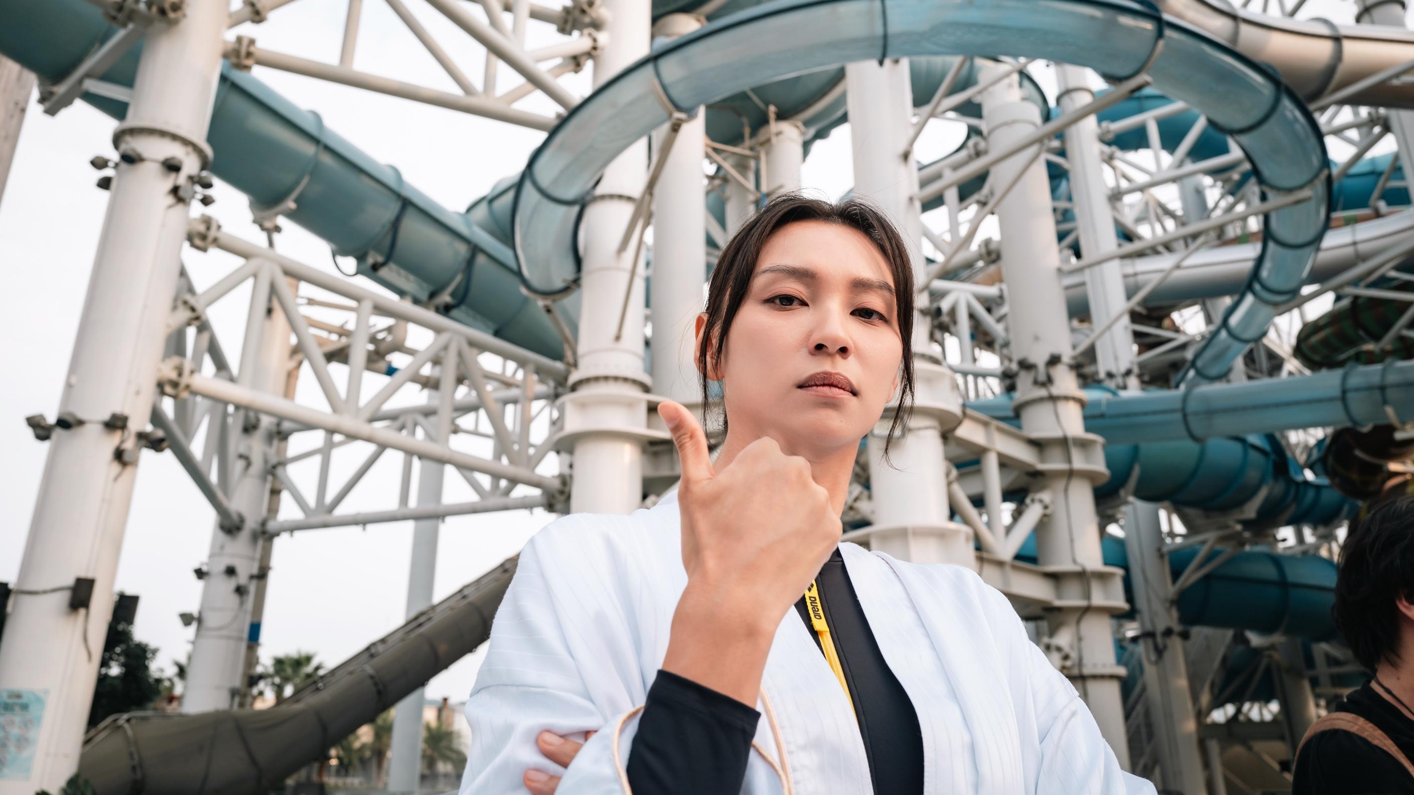 臨時決鬥｜開畫冠軍票房破500萬  畏高王丹妮爆喊挑戰20米垂直滑梯