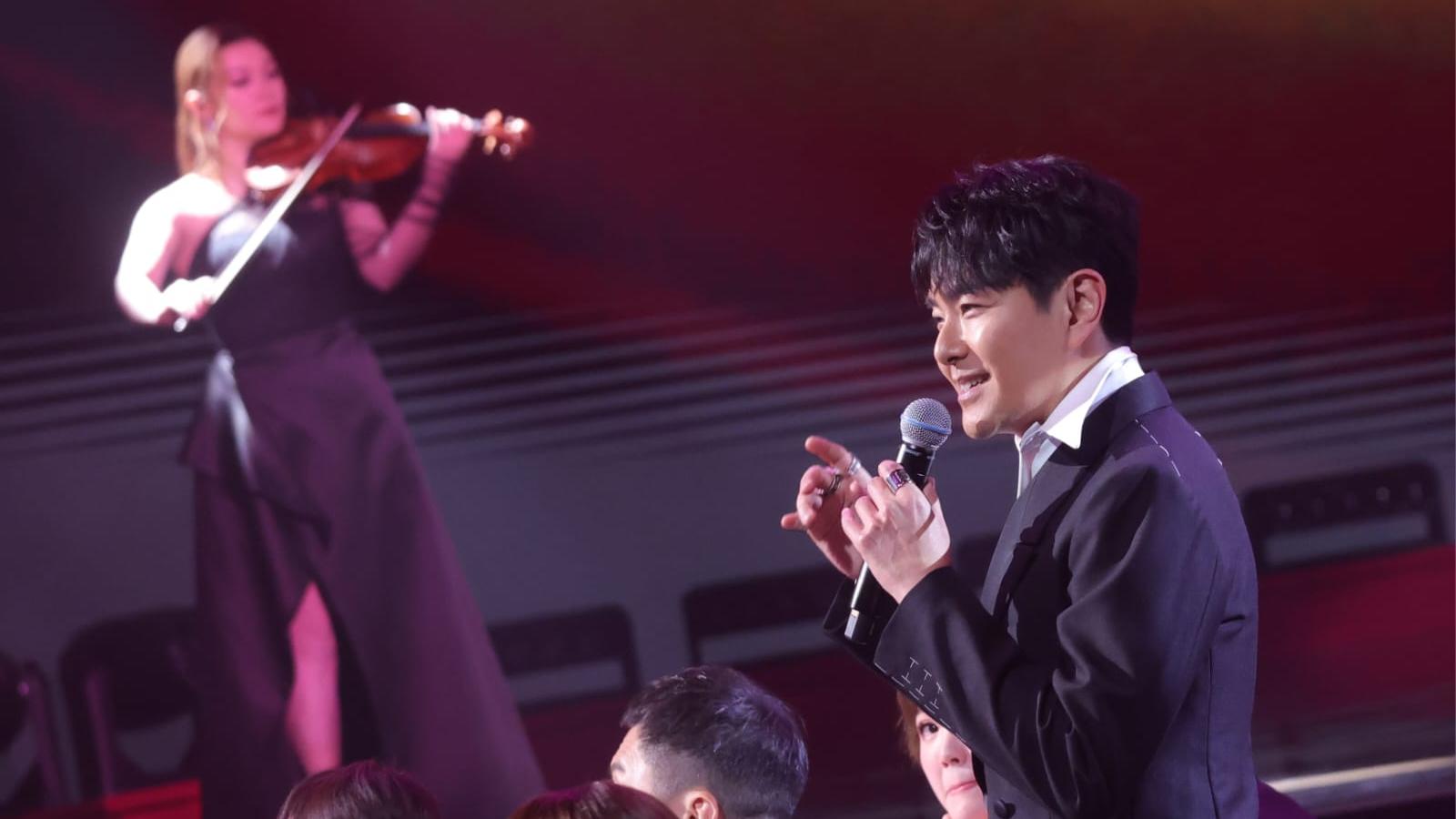 萬千星輝頒獎典禮2024｜蕭正楠改選男配照食白果 多位夫妻檔滑鐵爐