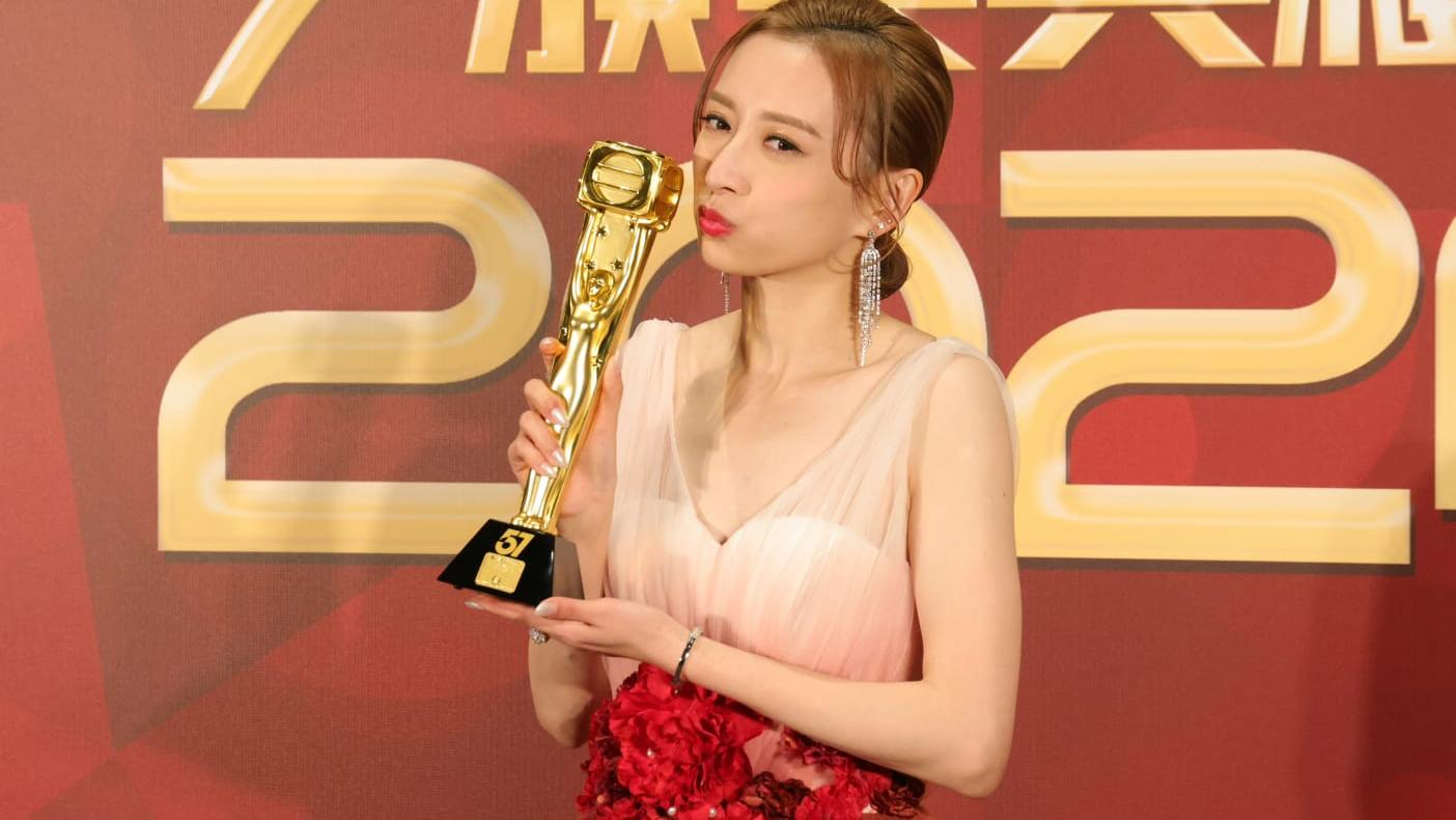 萬千星輝頒獎典禮2024｜龔嘉欣與父母關係疏離 為珍姐獨身5年成好演員