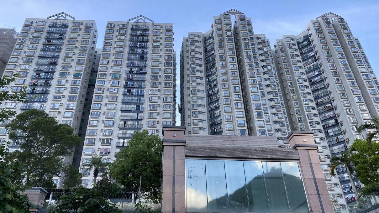 沙田碧濤花園三房呎價再度跌穿1萬元水平。