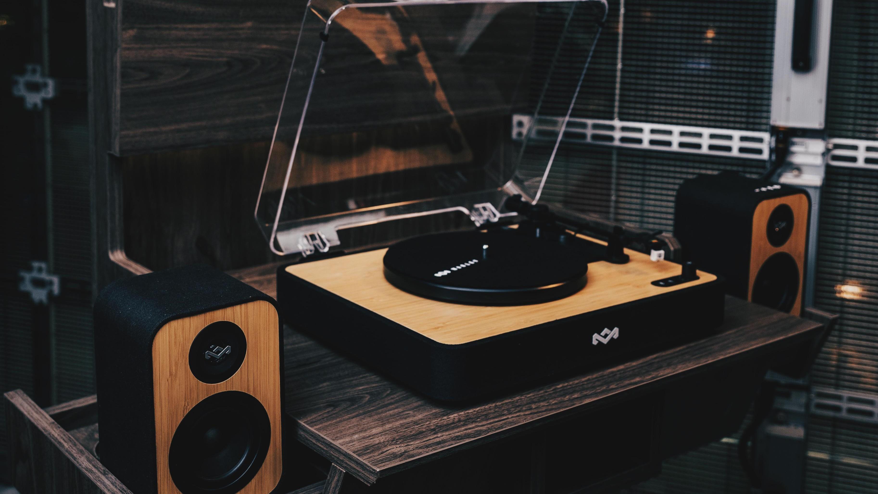 年宵買House of Marley黑膠碟機送耳機　MONDO透明耳機新款上場