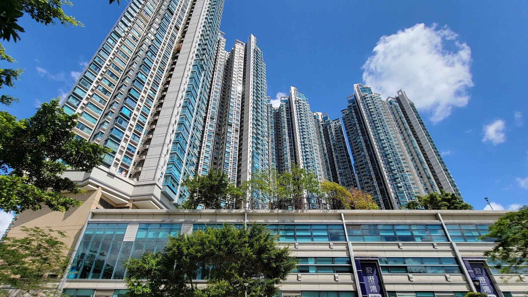 奥運站臨海屋苑浪澄灣錄兩房海景戶蝕讓成交，11年樓價貶值達29%。