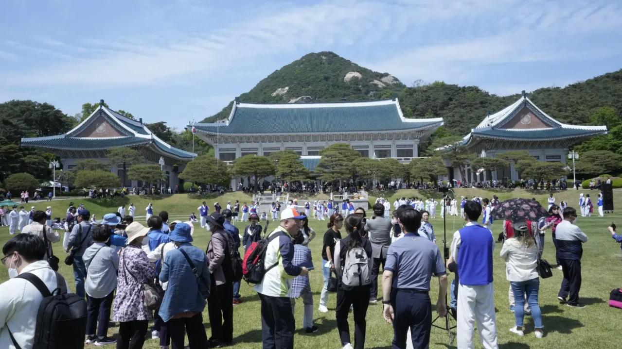 南韓政府周二(14日)通過將農曆新年長假前的1月27日定為臨時法定假期，今年新年長假將達6天，呼籲民眾多留在國內旅遊、振興內需。(資料圖片)