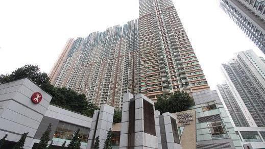 將軍澳蔚藍灣畔單邊雙號車位，最新以128萬元沽出，原業主14年帳賺78萬元。