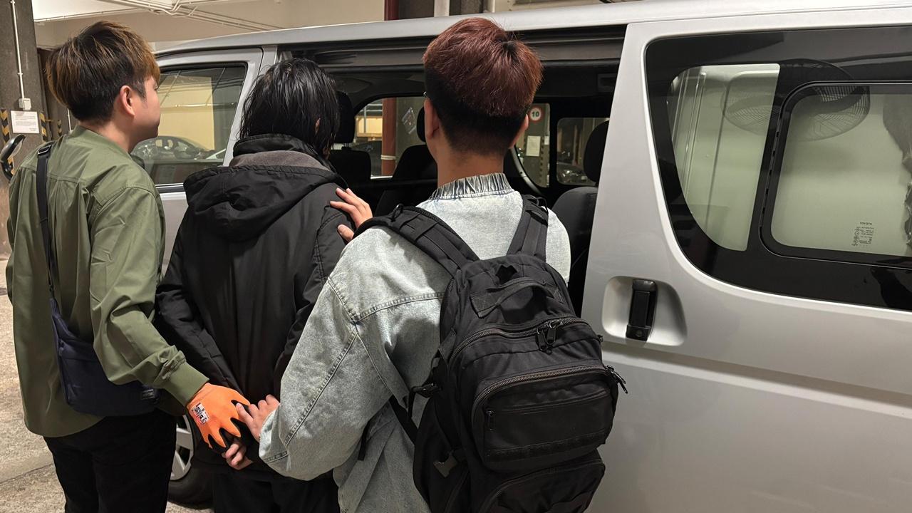 警葵芳邨檢4.7萬元毒品包括太空油煙彈，一名男子涉販毒被捕。(警方圖片)