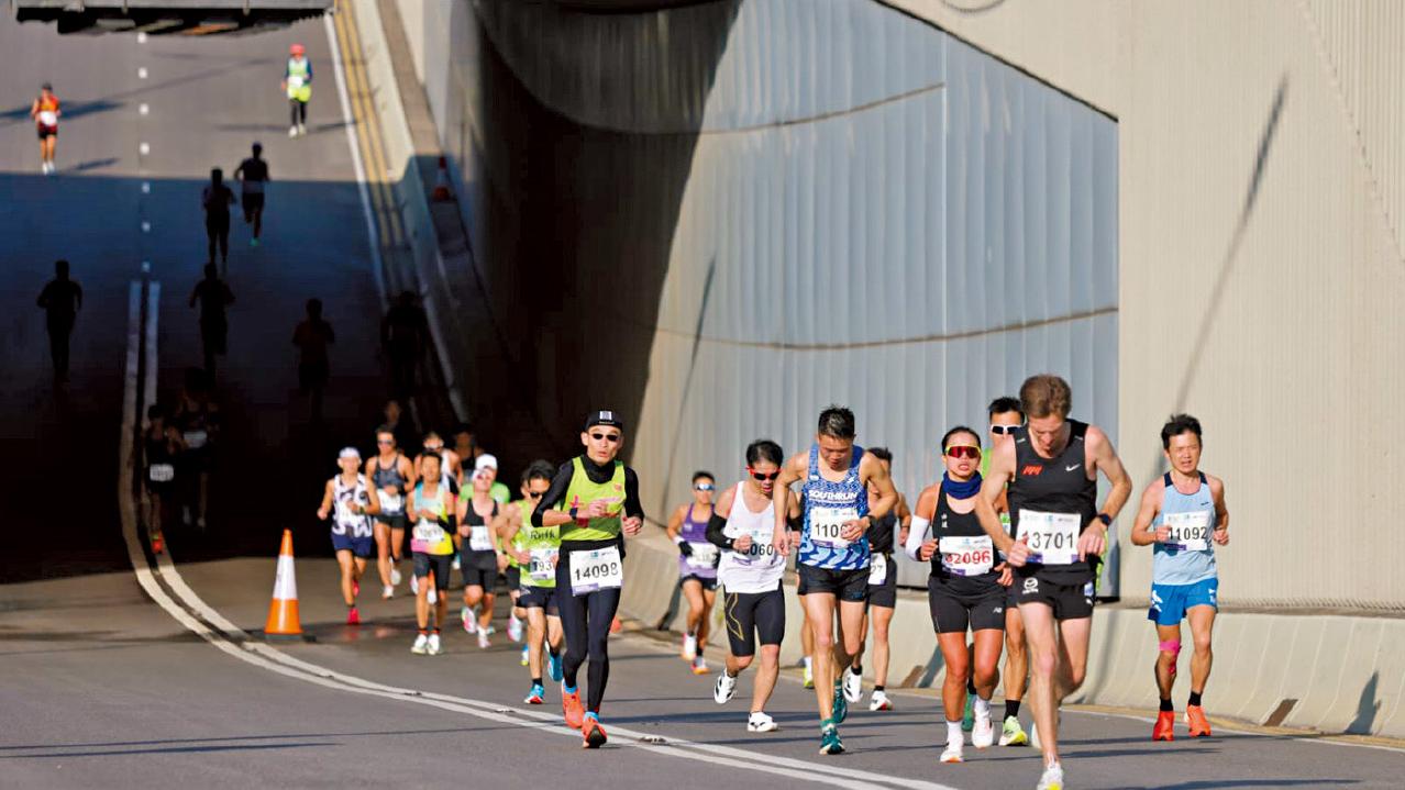 渣馬寒冷警告舉行 跑手︰乾爽天氣利做出好成績