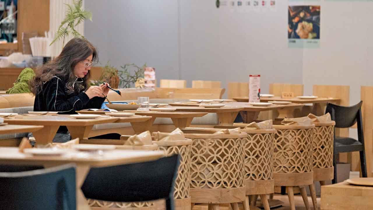 飲食業恐遇寒冬 食肆總收益按年跌1.35%  業界料首季樂觀：中小企要捱下
