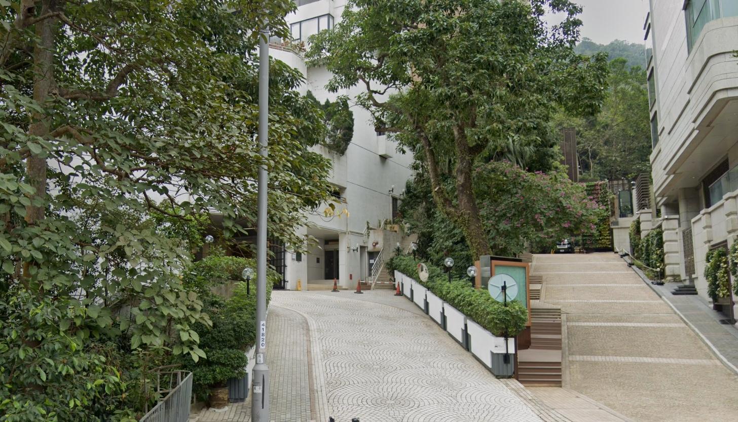 中區半山寶雲道12號景峯花園。（Google地圖截圖）