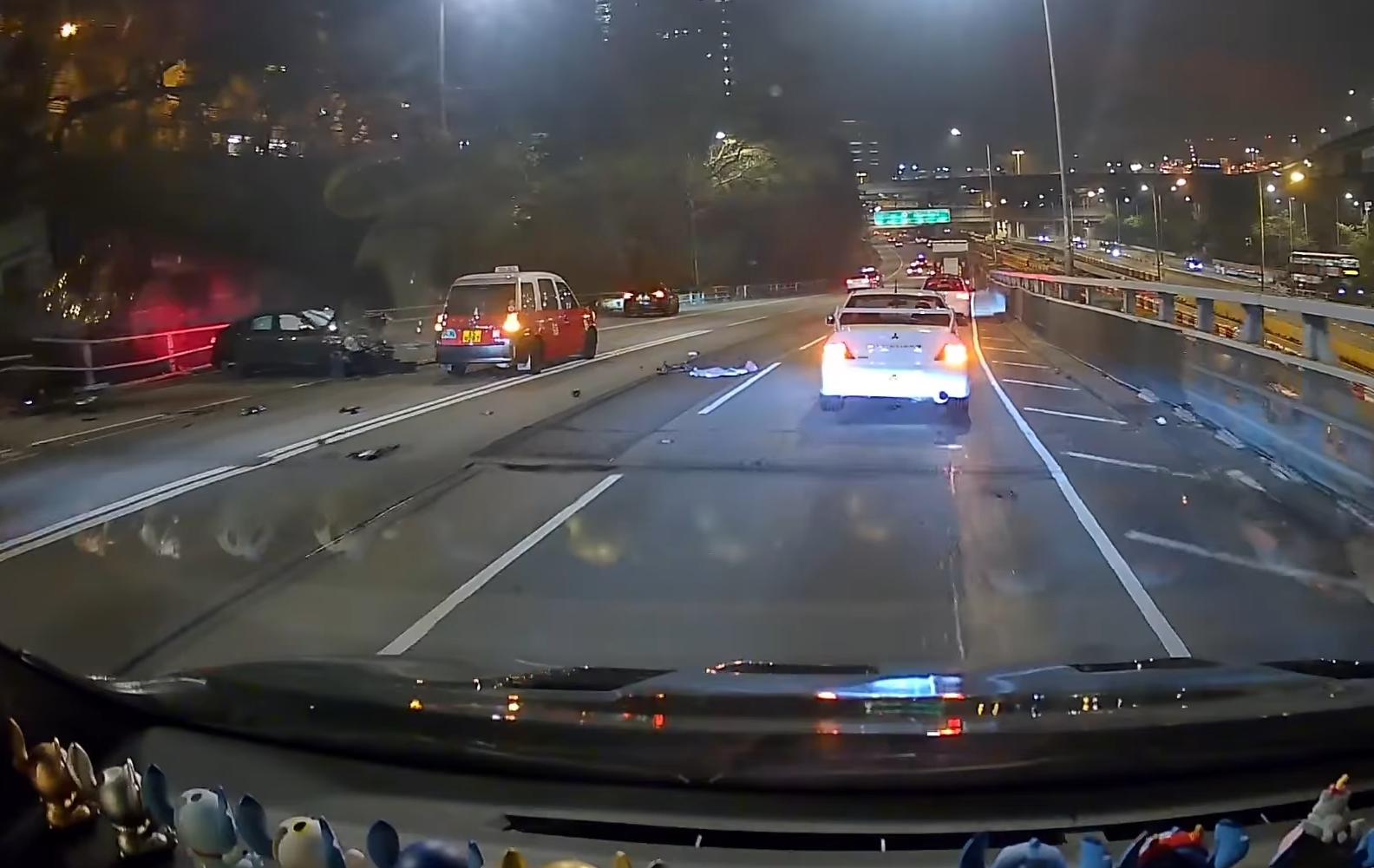 葵涌發生車禍。（fb「車cam L（香港群組）」截圖）