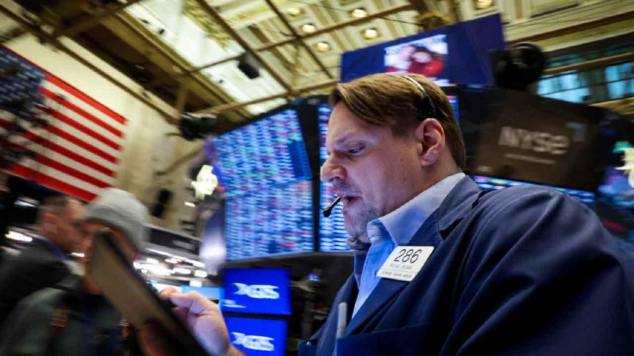 服務業意外陷入萎縮