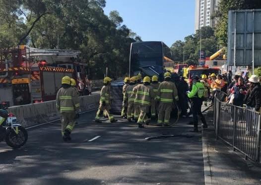 青衣發生車禍。（fb「車cam L（香港群組）」圖片）