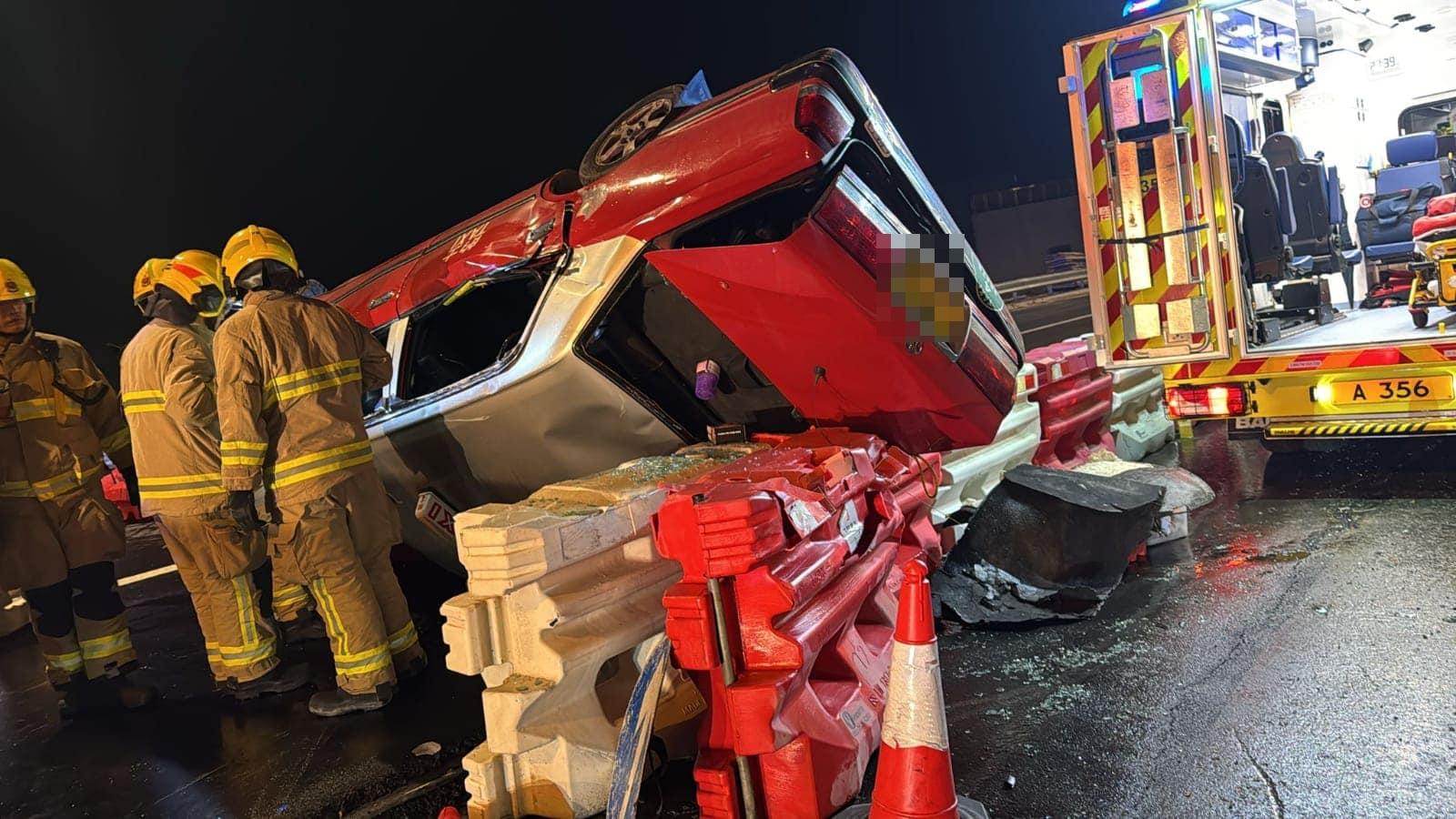 機場對開發生車禍。（fb「車cam L（香港群組）」圖片）