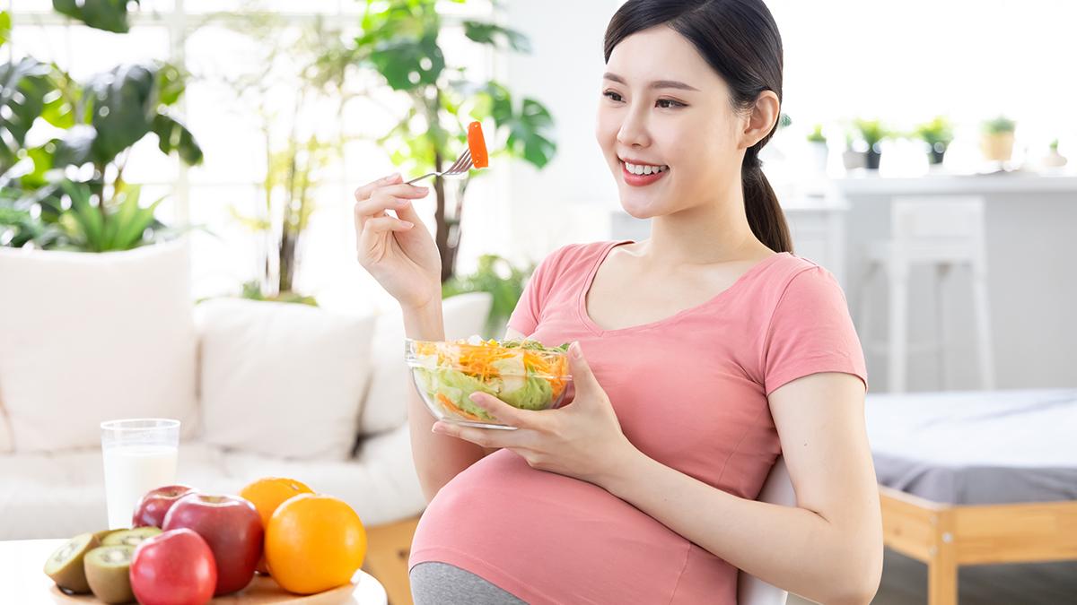 周宗翰中醫師說道，黃體素是女性在排卵後分泌的荷爾蒙，負責幫助子宮內膜增厚，打造良好的著床環境。若黃體素不足，會導致高溫期太短，影響受精卵著床穩定度，降低受孕成功率。